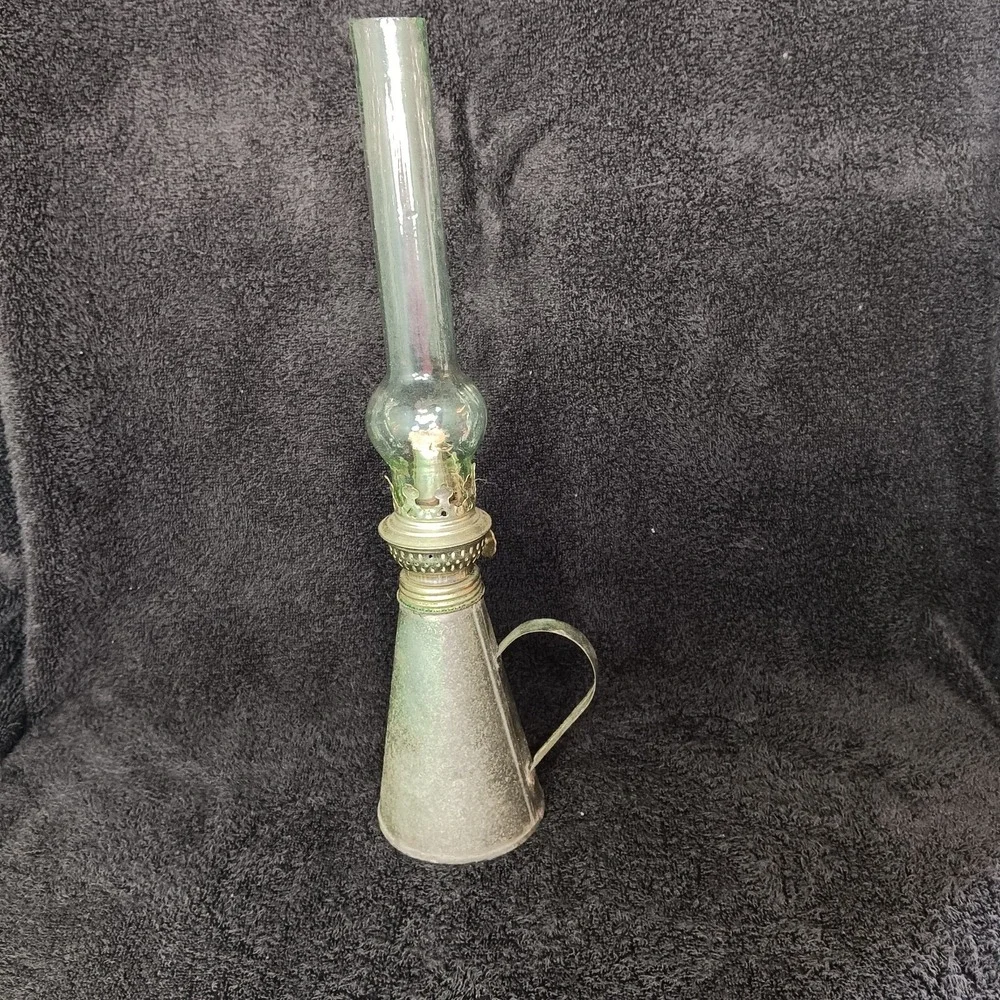 Small Silver Aluminum Oil Lamp with Glass Cone Shape with Handle‎ NB